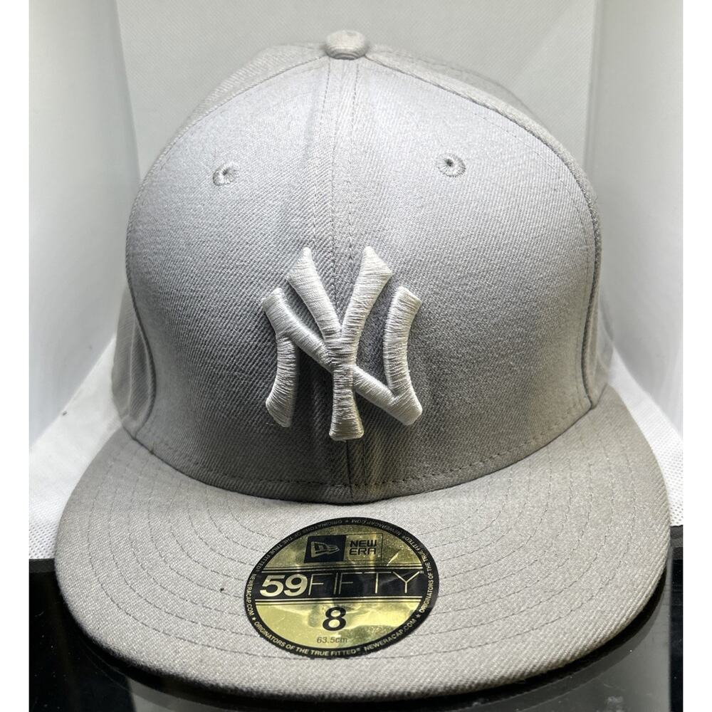 NEW New Era Men's NY Yankees 59FIFTY Fitted Hats Grey & White Hat